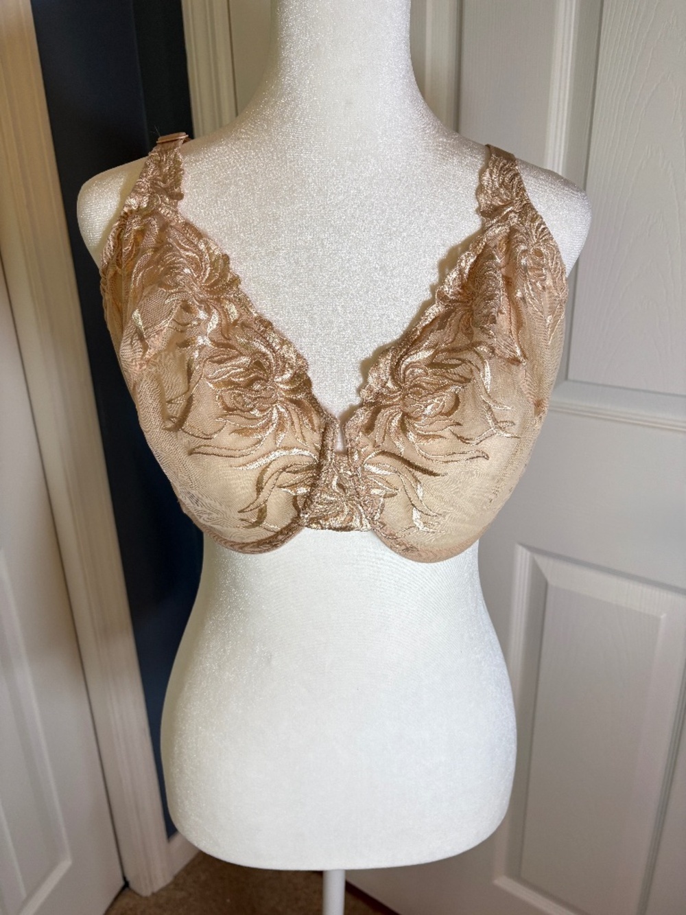 Wacoal 85579 Beguiling Full Figure Underwire 40DDD Natural Nude